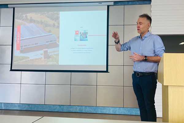 Бода групп Бямба гараг бүрийг хичээлийн өдөр болгон янз бүрийн ур чадварт сургадаг